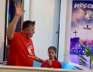 Domingo de Bautismo: Los bautistas del sur 'llenan el tanque' en todo el país, celebrando la nueva vida en Cristo